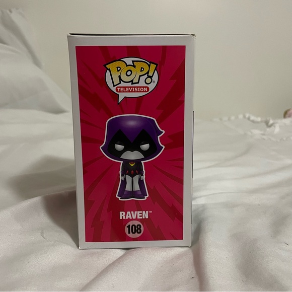 Funko Pop Television Teen Titans Go! Raven 108 Toys R Us Exclusive DC Comics WB - Picture 3 of 7